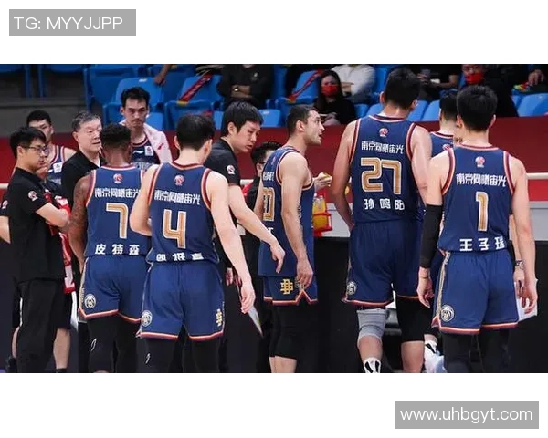 西热力江的篮球梦想与成长之路探秘,展现新疆球员的奋斗精神与未来希望